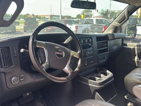 Used 2019 GMC Savana 2500 Extended w/ Driver Convenience Package RWD image 3