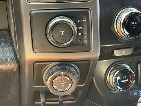 Used 2018 Ford F150 Raptor w/ Equipment Group 802A Luxury image 11