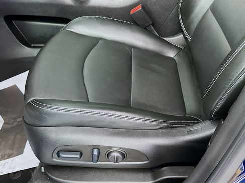 Used 2022 GMC Terrain SLT w/ Tech Package FWD image 20