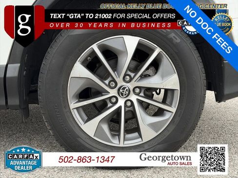Used 2017 Toyota RAV4 XLE AWD/4WD image 37