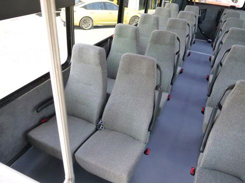 Used 2017 Ford F550 2WD Regular Cab Super Duty image 29