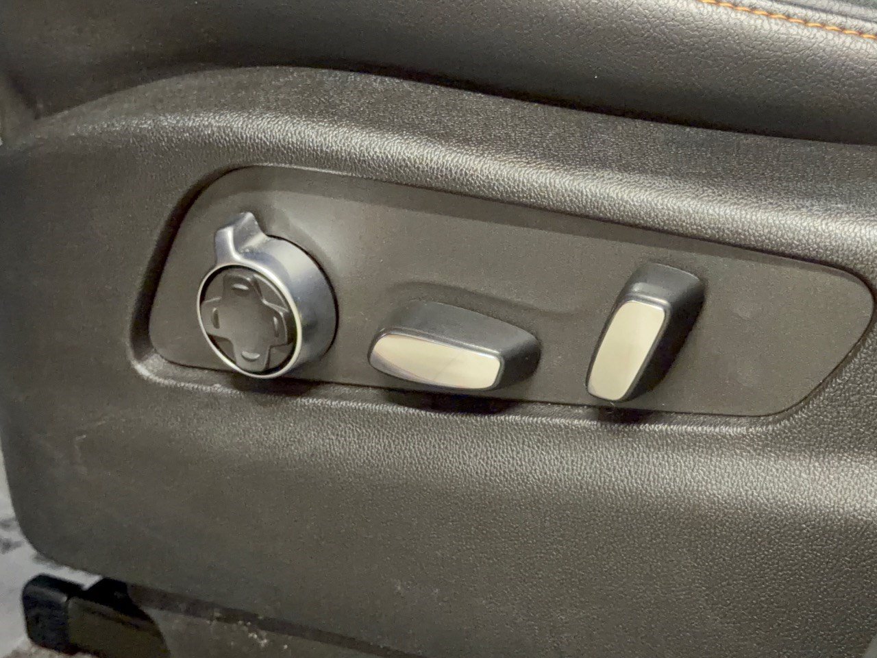 Used 2023 Cadillac XT4 Sport FWD image 16
