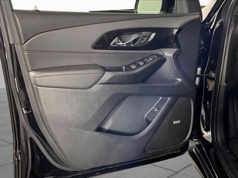 Used 2023 Chevrolet Traverse RS FWD image 21