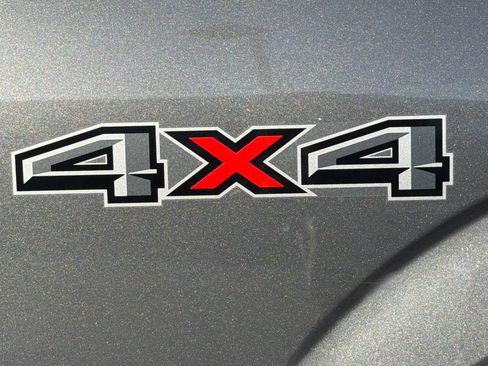 Used 2015 Ford F150 XLT image 12