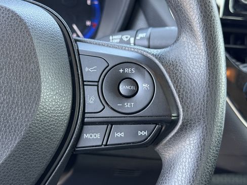 Used 2022 Toyota Corolla LE w/ Carpet Mat Package (TMS) FWD image 19