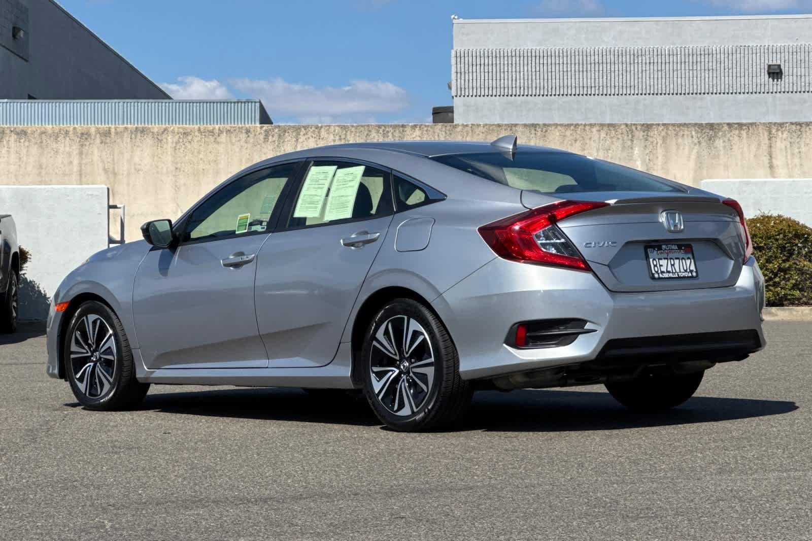 Used 2018 Honda Civic EX-T image 7