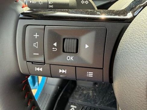 New 2026 Nissan Kicks SR FWD image 11