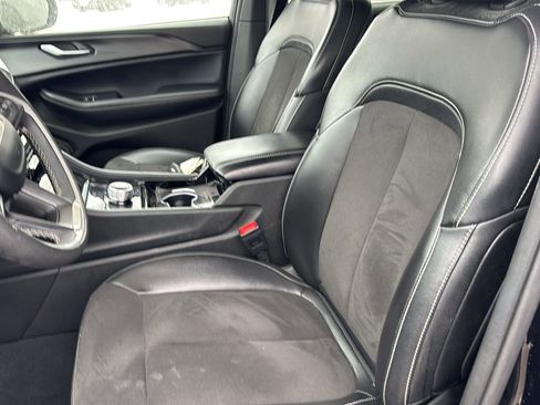 Used 2023 Jeep Grand Cherokee Altitude image 12