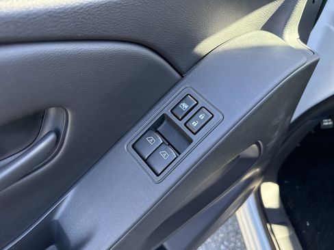 New 2026 Nissan Frontier S image 18