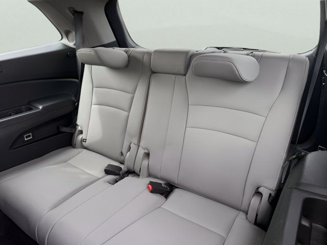 Used 2021 Honda Pilot Touring image 14