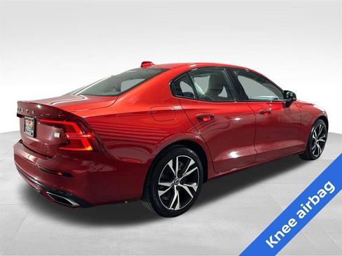 Used 2022 Volvo S60 T8 R-Design Expression image 5