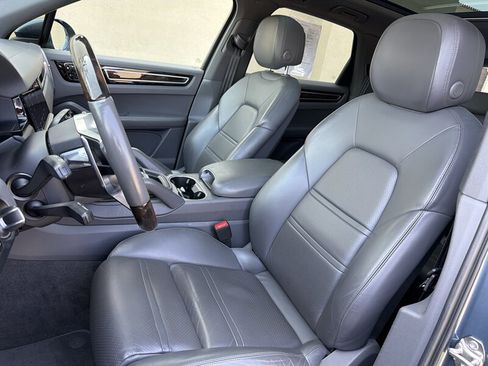 Used 2019 Porsche Cayenne AWD/4WD image 15