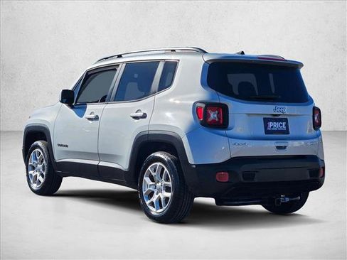 Used 2018 Jeep Renegade Latitude AWD/4WD image 7
