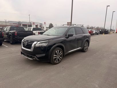 Used 2024 Nissan Pathfinder Platinum w/ Cargo Package
