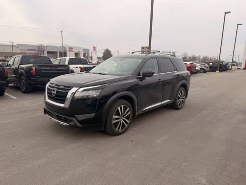 Certified 2024 Nissan Pathfinder Platinum w/ Cargo Package image 1