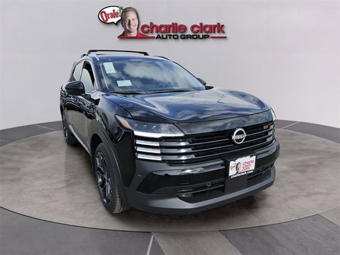 New 2026 Nissan Kicks SR w/ Cold Weather Package image 8