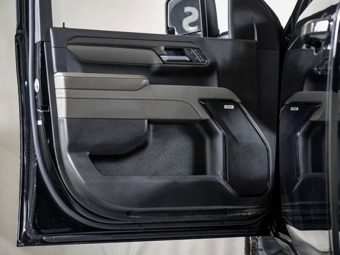 Used 2025 Chevrolet Silverado 2500 ZR2 w/ Technology Package image 34