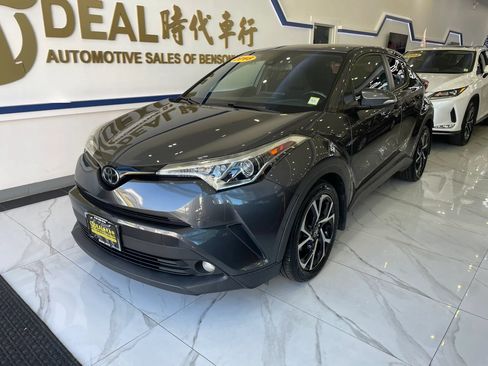 Used 2018 Toyota C-HR XLE FWD image 4