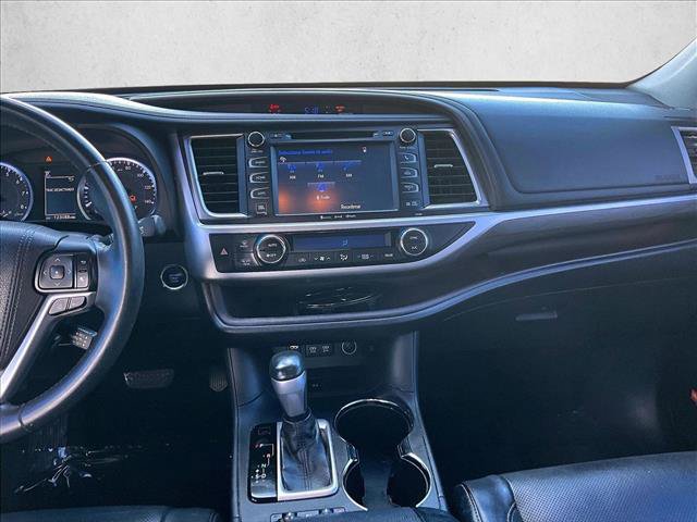 Used 2017 Toyota Highlander Limited FWD image 8