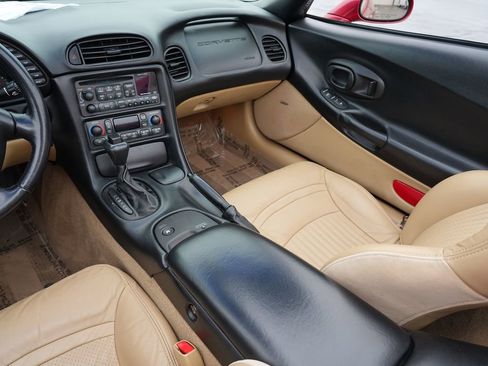 Used 2002 Chevrolet Corvette Convertible w/ Preferred Equipment Group2 image 18