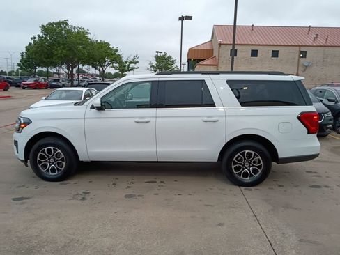 Used 2023 Ford Expedition Max XLT image 4