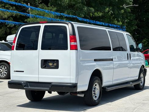 Used 2023 Chevrolet Express 3500 LS RWD image 7