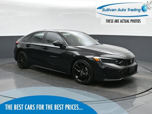 Used 2025 Honda Civic Sport image 1