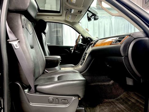 Used 2014 Cadillac Escalade ESV Platinum image 21