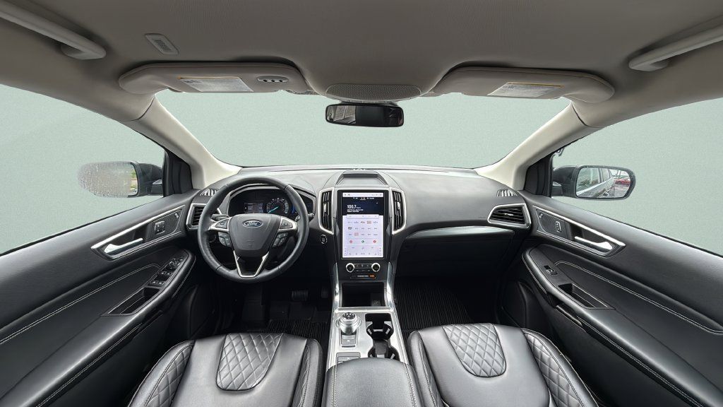 Certified 2024 Ford Edge Titanium AWD/4WD image 3