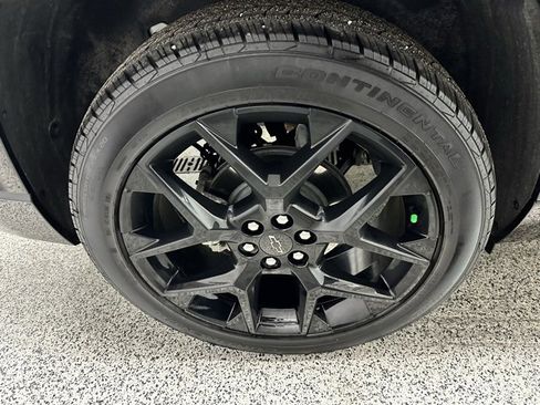 Used 2024 Chevrolet Traverse RS image 11
