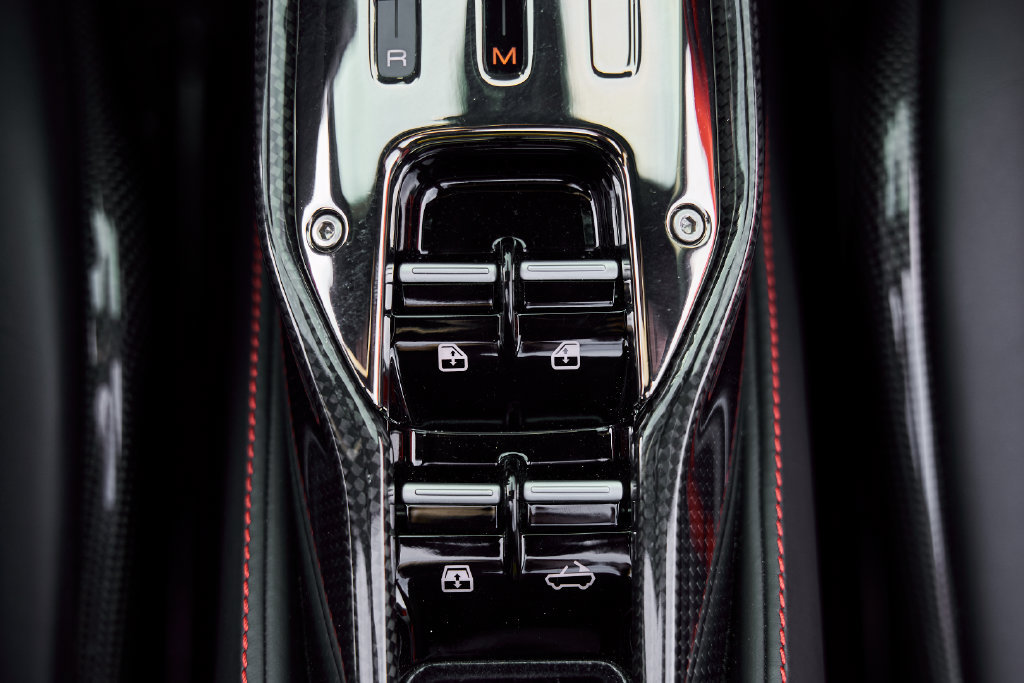 Used 2022 Ferrari SF90 Spider AWD/4WD image 57