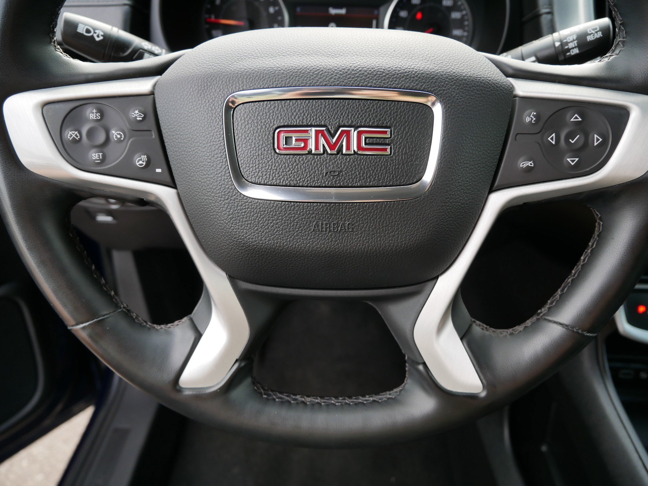 Used 2023 GMC Terrain SLT AWD/4WD image 25
