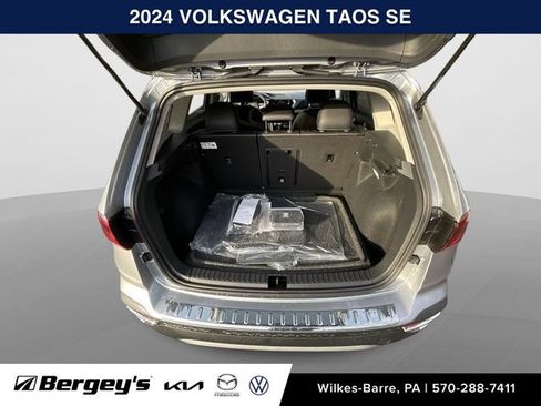 Used 2024 Volkswagen Taos SE w/ Black Wheel Plus Package AWD/4WD image 16