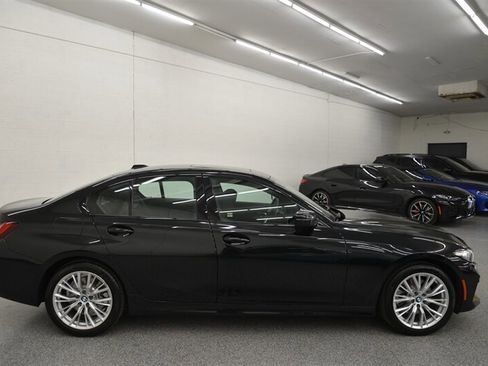 Used 2023 BMW 330i Sedan w/ Premium Package image 8