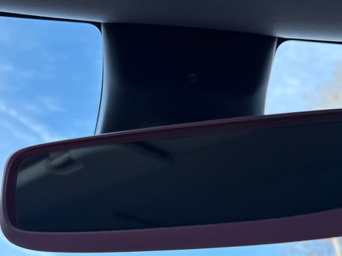 Used 2022 Tesla Model Y Performance image 21