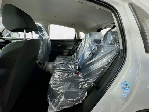 Used 2025 Honda HR-V LX image 13