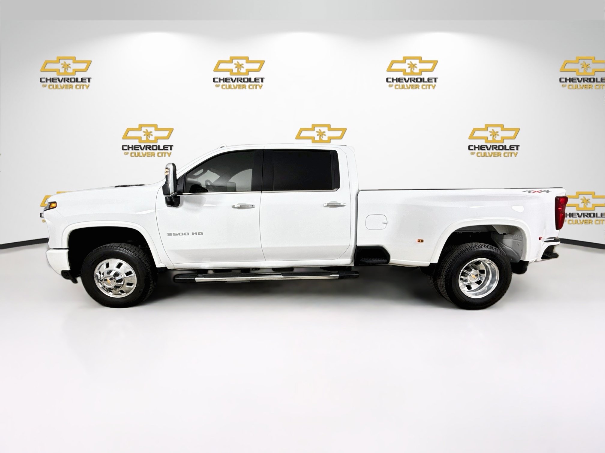 Used 2024 Chevrolet Silverado 3500 LTZ w/ LTZ Plus Package AWD/4WD image 5