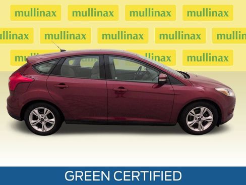 Used 2014 Ford Focus SE image 2