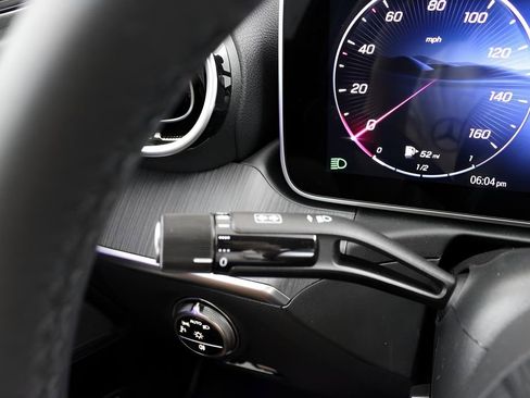 Used 2025 Mercedes-Benz C 300 Sedan image 28