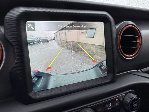 Used 2021 Jeep Gladiator Mojave w/ Uconnect 4C Nav & Sound Group image 12