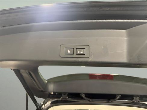 Used 2023 Subaru Ascent Premium w/ Convenience Package AWD/4WD image 16