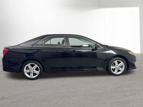 Used 2014 Toyota Camry SE FWD image 34