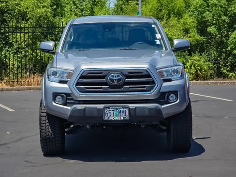 Used 2019 Toyota Tacoma SR5 AWD/4WD image 8