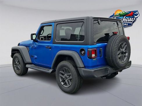 Used 2026 Jeep Wrangler Sport AWD/4WD image 4