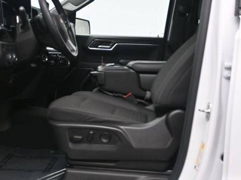 Certified 2025 Chevrolet Silverado 1500 LT AWD/4WD image 22