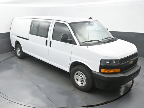 Used 2023 Chevrolet Express 2500 Extended RWD image 13