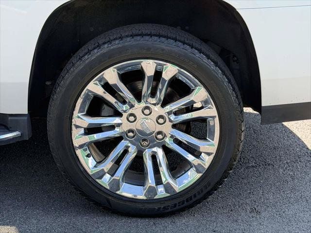 Used 2020 Cadillac Escalade Luxury w/ LPO, Radiant Package AWD/4WD image 10