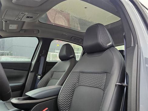 New 2026 Nissan Leaf Platinum+ image 18