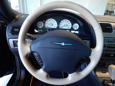 Used 2005 Ford Thunderbird image 11