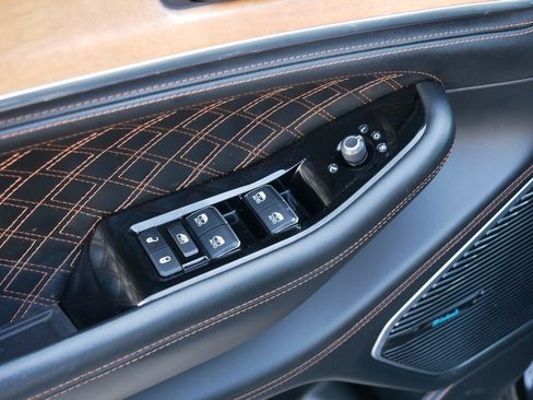 Used 2021 Jeep Grand Cherokee L Summit image 19